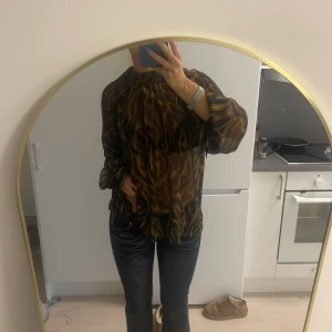 leopard blus - Slutsåld trendig leopard blus ❤️