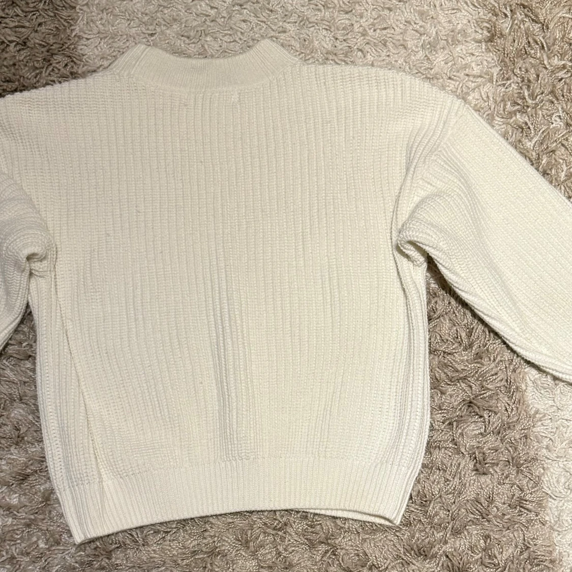 Vit stickad tröja från H&M - 90