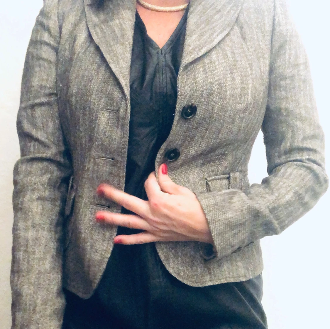 Grå kavaj med knappar - 90