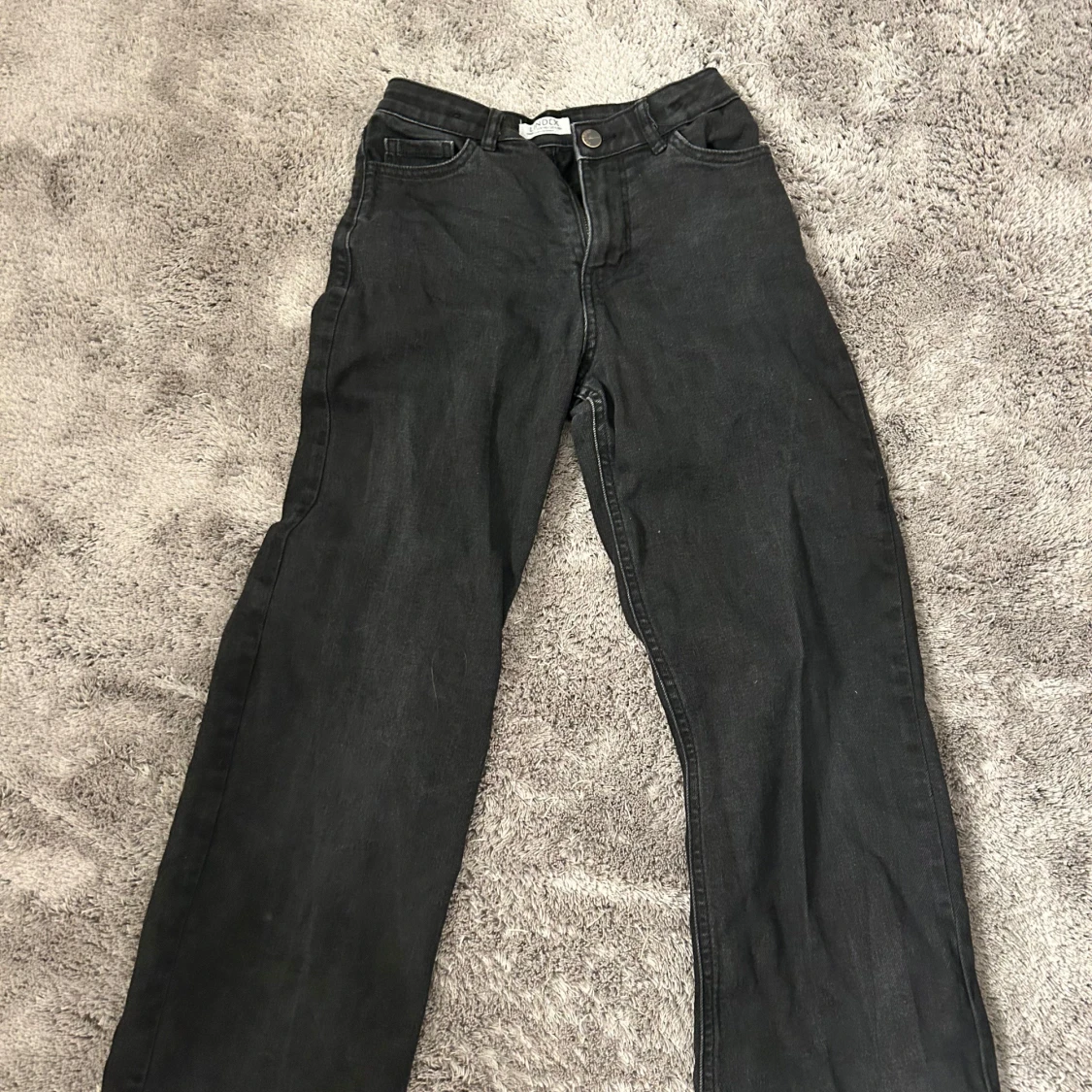 Svarta jeansbyxor från Lindex