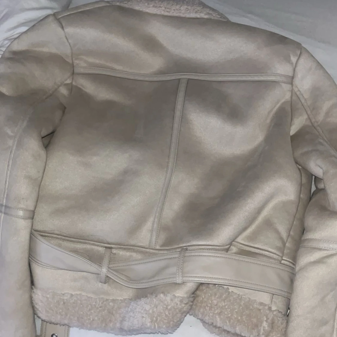 Beige jacka med teddyfoder - 92