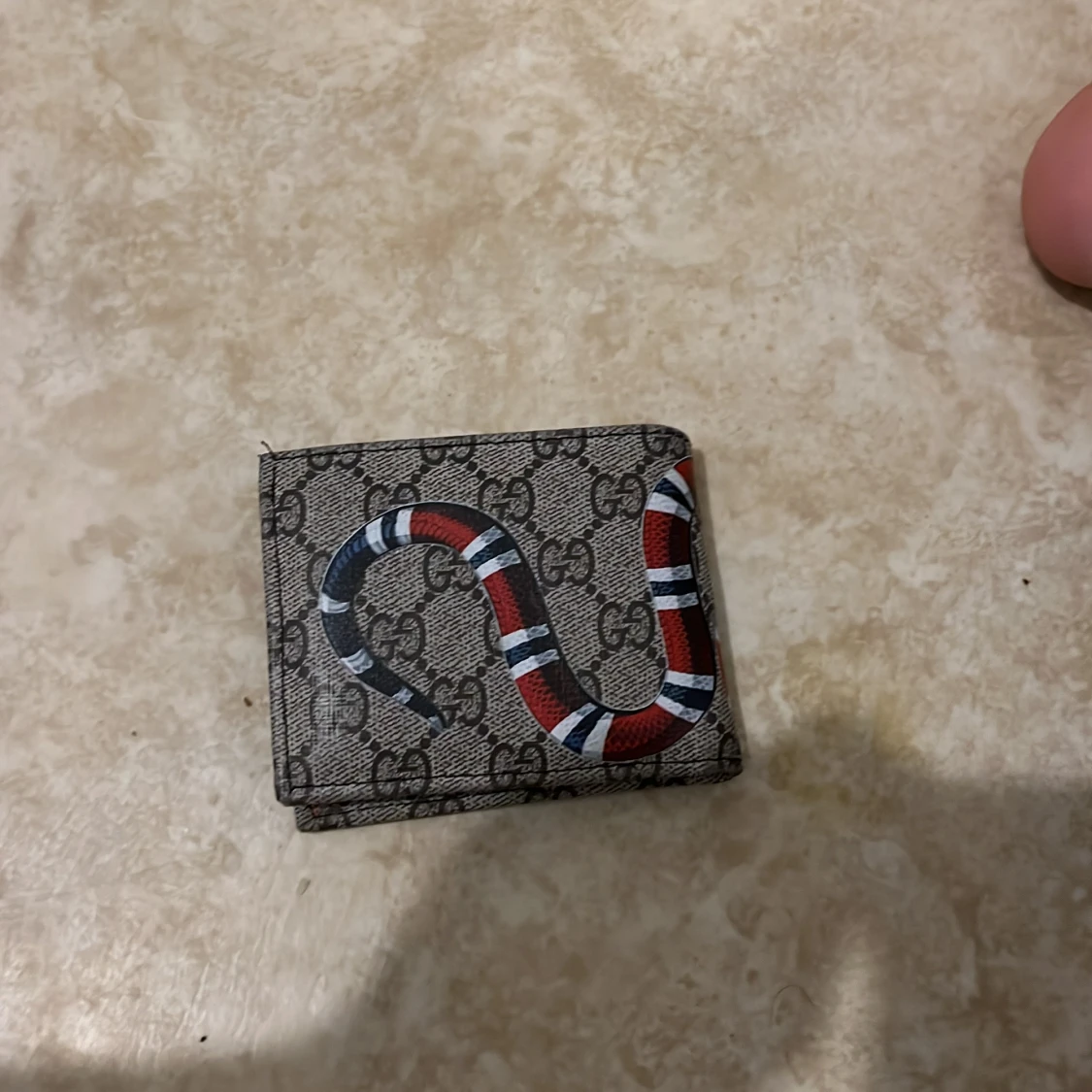 Plånbok med ormmönster - 90