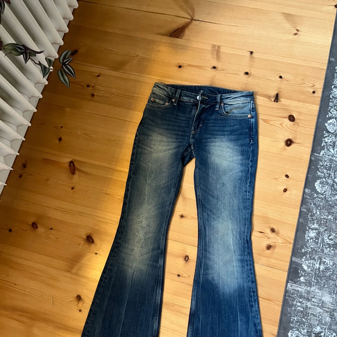 Snygga bocut jeanse  - 90