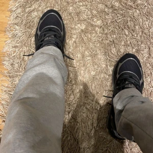 Asics gel nyc - Har använt de Max 7 ggr så de är princip helt nya. Pris kan diskuteras vid snabb affär. Ny pris 1700