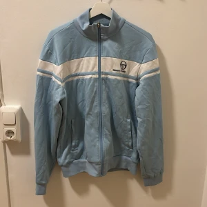 Sergio tacchini kofta - Fin kofta i ganska bra skick