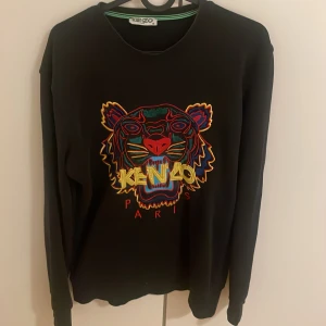 550 - Svart kenzo tröja