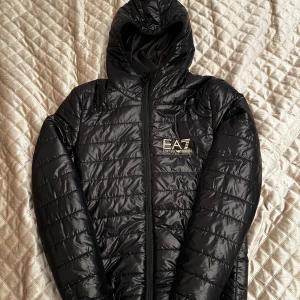 EA7 Down Jacket  - Helt ny