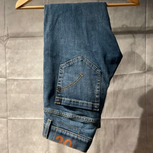 Dondup jeans - Dondup | Nypris 3000 | Modell George | Storlek 30 | Skick 8/10 |