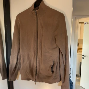 Massimo dutti full zip - Massimo dutti full zip, fint skick. Storlek S, passar runt 180