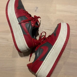 Nike Jordan  - Jordans i väldigt bra skick