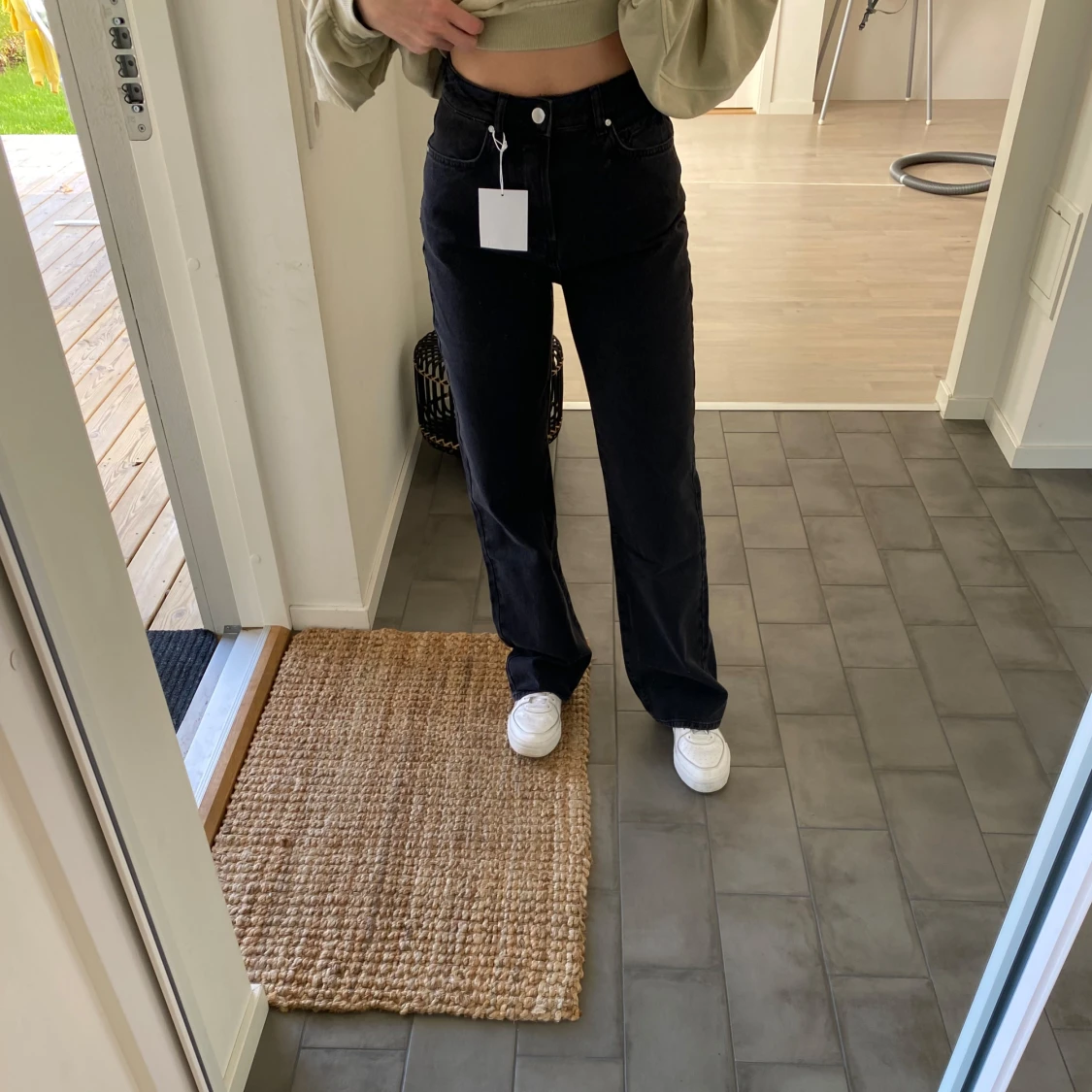 Helt nya svarta vida jeans, Regular wide. Strl 27/32