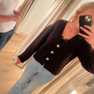 Soft goat kofta - Så fin vinröd kofta från soft goat. Perfekt till hösten. Nypris ca 4000kr. Nysick