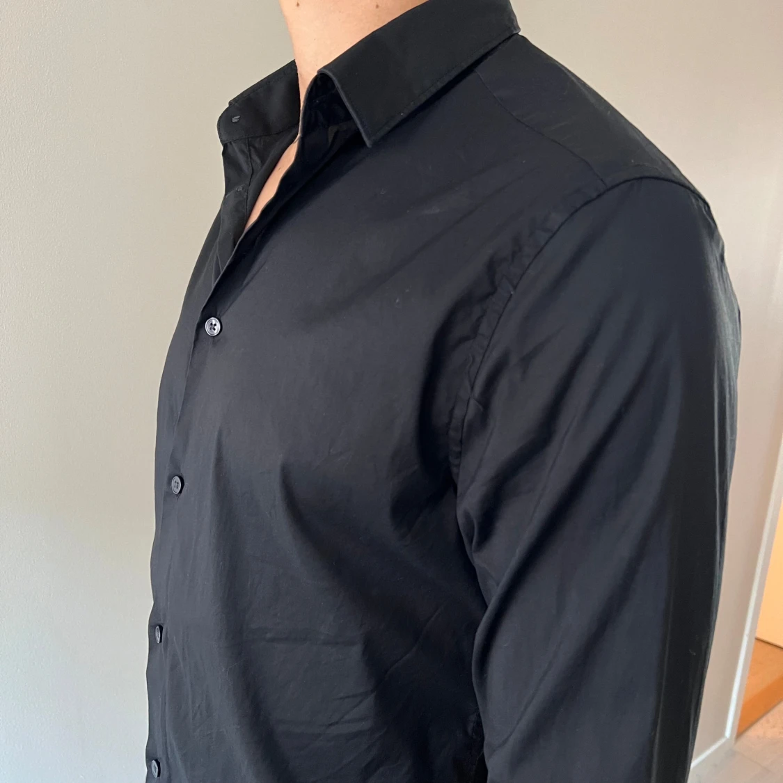 Svart skjorta  - 90