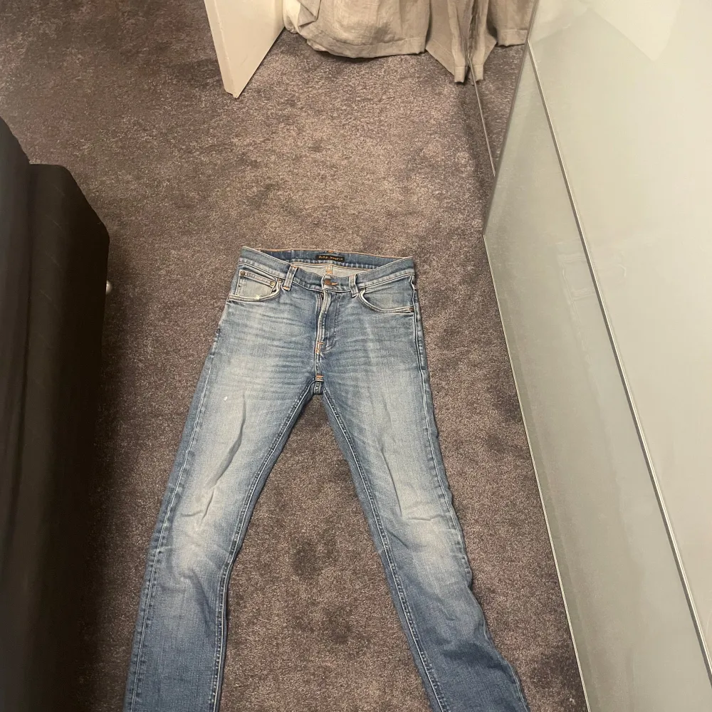 Snygga Nudie jeans i storlek 28/32. Mycket fint skick. Svarar gärna på era frågor!. Jeans & Byxor.