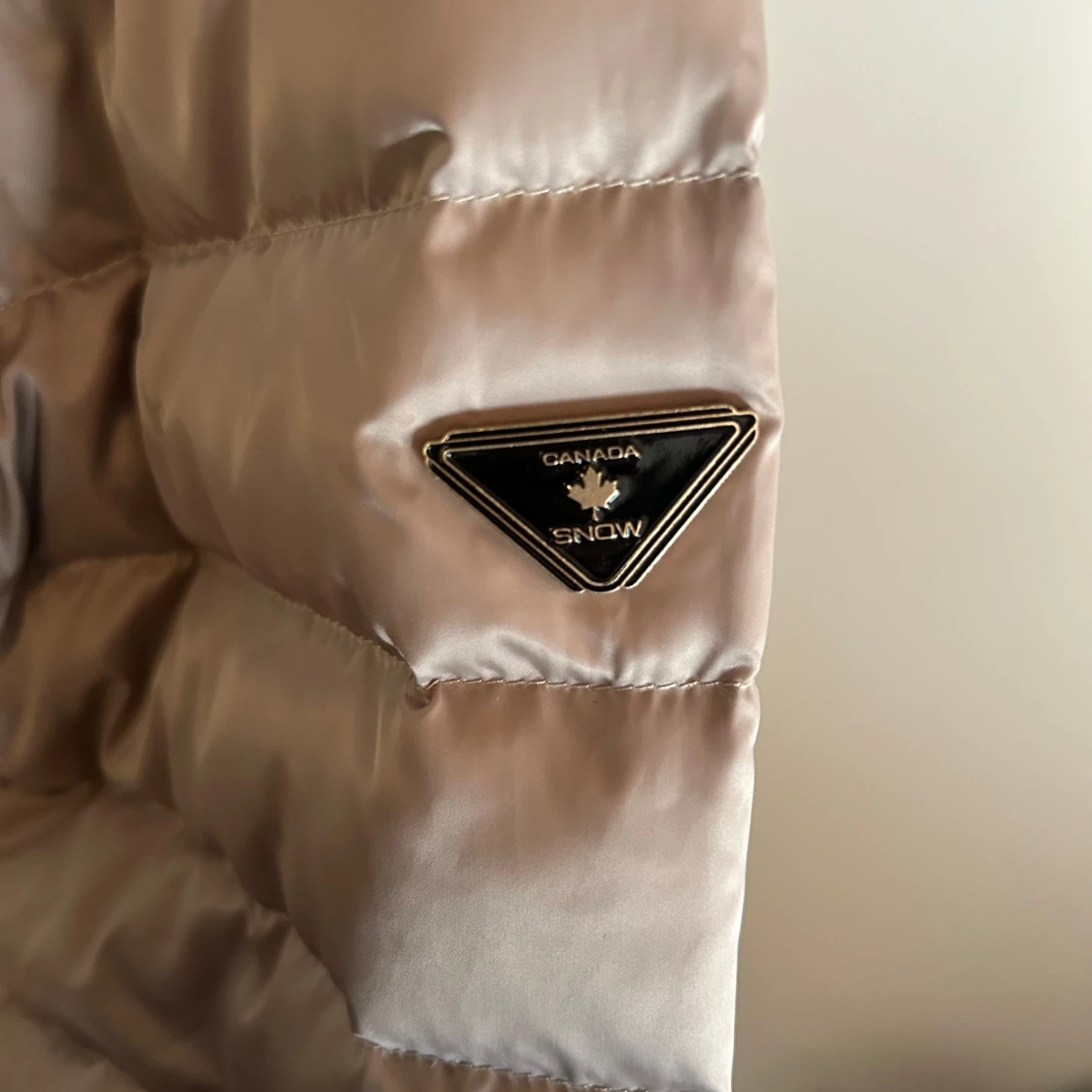 CANADA SNOW Leila Quiltad Jacka  - 93