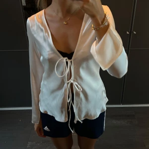 Silkestopp från Zara - Använd en gång, nyskick💕