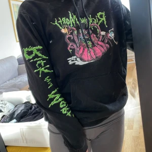 Hoodie - Använd hoodie men inga hål. 