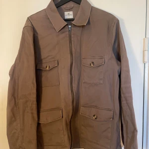 John Henric safarijacka  - Säljer min bruna John Henric Safarijacka