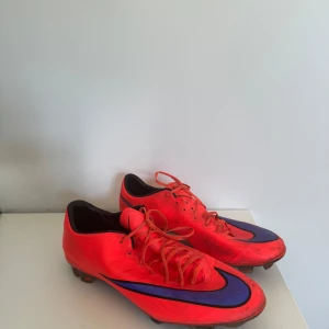 Nike Mecurial storlek 44 - Nike mecurials i storlek 44! Använda