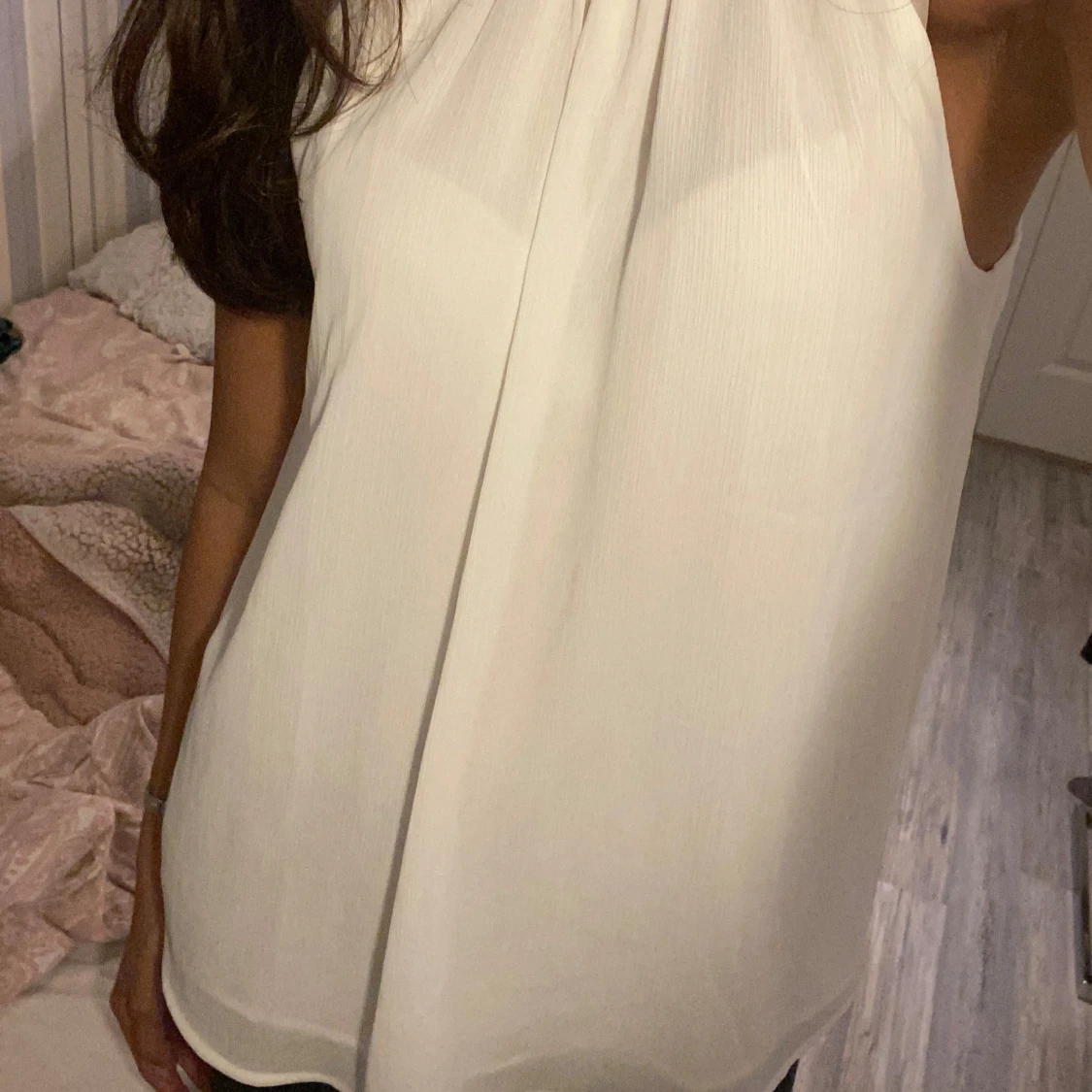 Vit nacke armlås blus