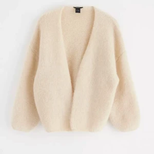 lindex kofta  - jättefin kofta från lindex i storlek m/l men skulle säga att den sitter som en s💕 