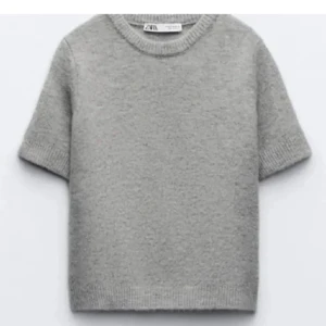 Helt ny zara tröja - Stickad tröja från zara, nytt skick jätte fin till våren