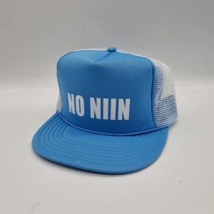 NO NIIN trucker keps Finland Suomi - One size Regular fit Nät och knäppning bak Screentryck på fronten Helt oanvänd på alla sätt