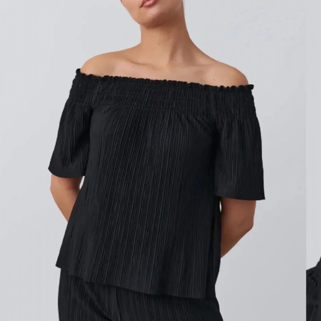Offshoulder tröja