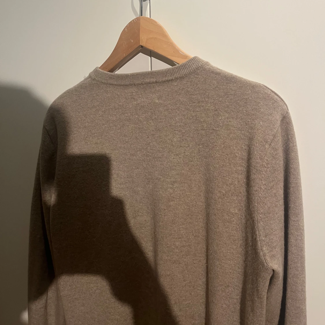 Beige kashmirtröja från John Henric - 3