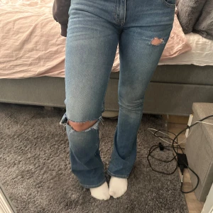 Lågmidjade jeans - Sååå fina Lågmidjade jeans från Crocker 💞💞💞midjemått 37 rakt över jag är 166cm