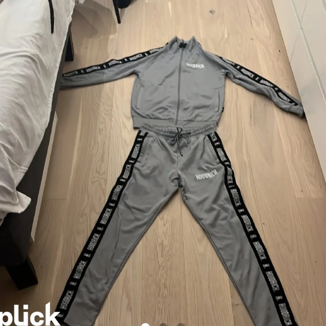 Grå tracksuit från Hoodrich