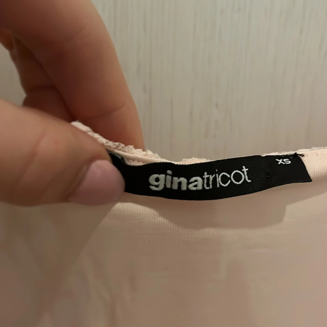 Rosa spetsblus från Gina Tricot - 1