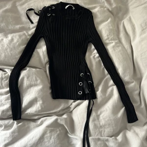 Tröja med snörning - Super cool topp med snörning💞💞