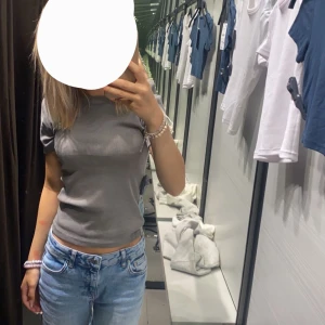 Zara topp - Aldrig använt därför den är lite stor på mig så de är bra skick