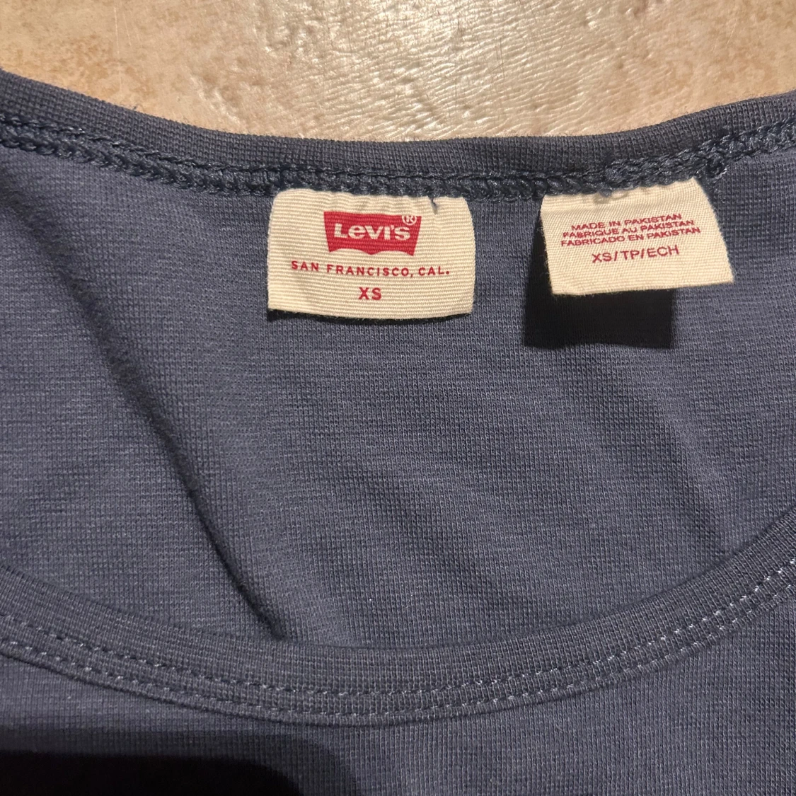 2 par Levis långärmade tröjor  - 93