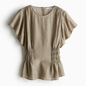 H&M blus  - Superfin blus från H&M, endast använd någon enstaka gång och i toppskick!🤍Sista bilden är lånad 