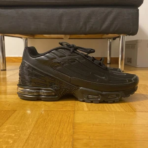 Nike Air Max Plus III  - PRIS GÅR ATT DISKUTERA!  Storlek 46 - helt oanvända, väldigt snygga nu till vintern Kartong medföljer ej.