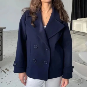 Marinblå kappa💙💜 - Jättefin kappa som tyvärr ej kommer till användning! Skriv för egna bilder💫💫