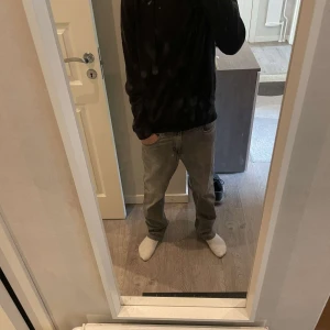 Replay jeans - ljus gråa ”replay” jeans skick 9/10 storlek 158 cm men passar ca 165-170 , nypris 899:- mitt pris 439:-