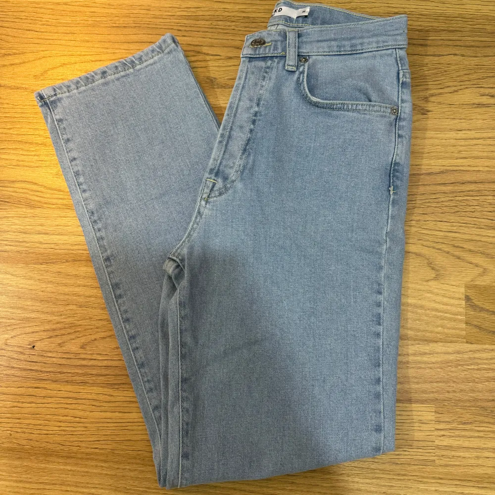 Ett par jeans från NAKD i stl 36 som aldrig kom till användning säljs för 150 kr. . Jeans & Byxor.