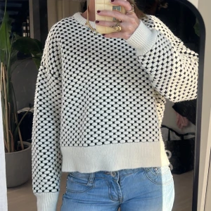 Stickad tröja  - Stickad tröja  Hm S