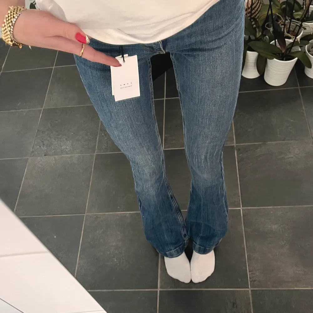 Nya med prislapp. Subdued Bootcut jeans, superfina!! Hög midja. Köpta för 59€. Midjemått 30cm💞. Jeans & Byxor.