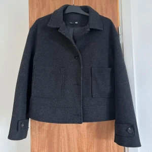 Höstjacka M - Fin jacka i mycket bra skick från lager 157 i stl M❣️