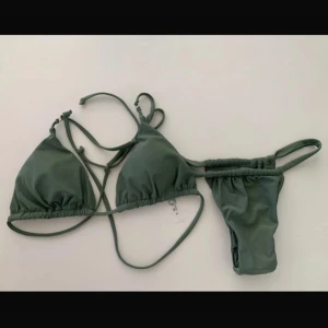 Grön bikini - Helt oanvänd med trosskyddet kvar!