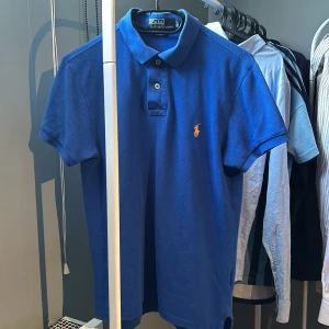  Ralph lauren pike - Otroligt snygg Ralph Lauren pike, endast 249. Skriv om du undrar något eller har frågor!