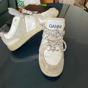 Ganni sneakers - Bra skick