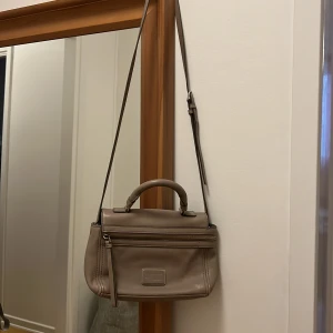 Marc Jacob  - Beig color 