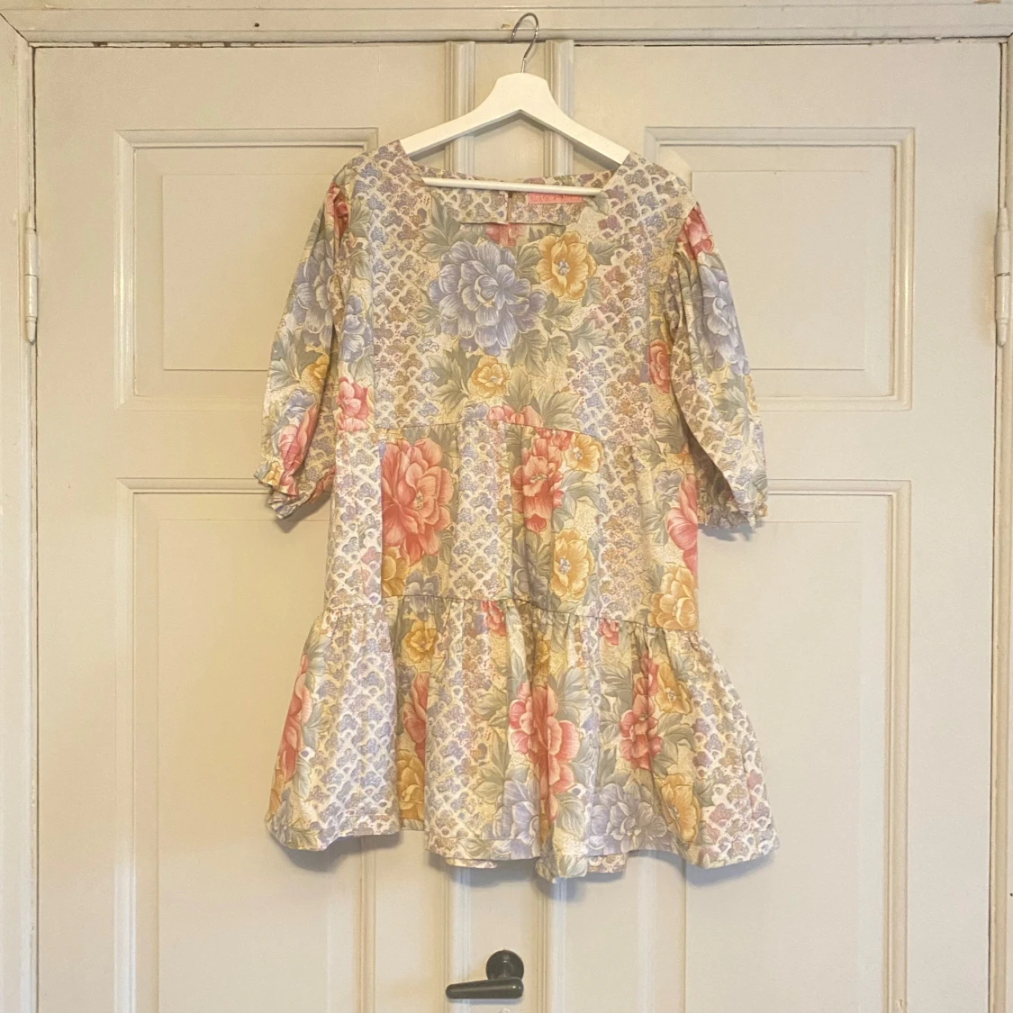 Blommig klänning  - 92