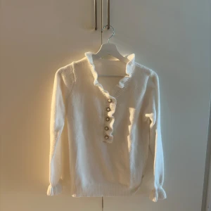 Stickad tröja🤍 - Otrolig stickad tröja🤍