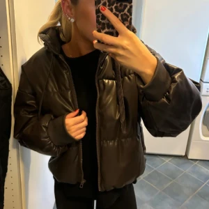 Vinterjacka - Tjock vinterjacka perfekt till vintern som håller värme! Jättefin kvalitet!🩷